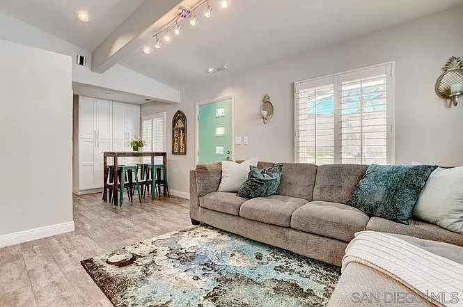 4550 Saratoga Ave — Photo 3