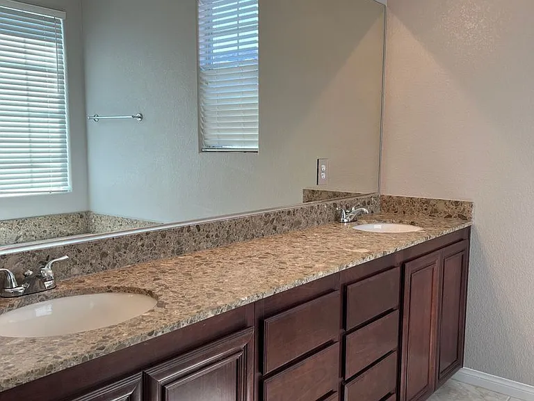 5981 Honeysuckle Ridge St — Photo 12