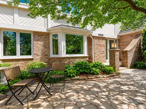 10528 N Haddonstone PLACE, Mequon, WI 53092