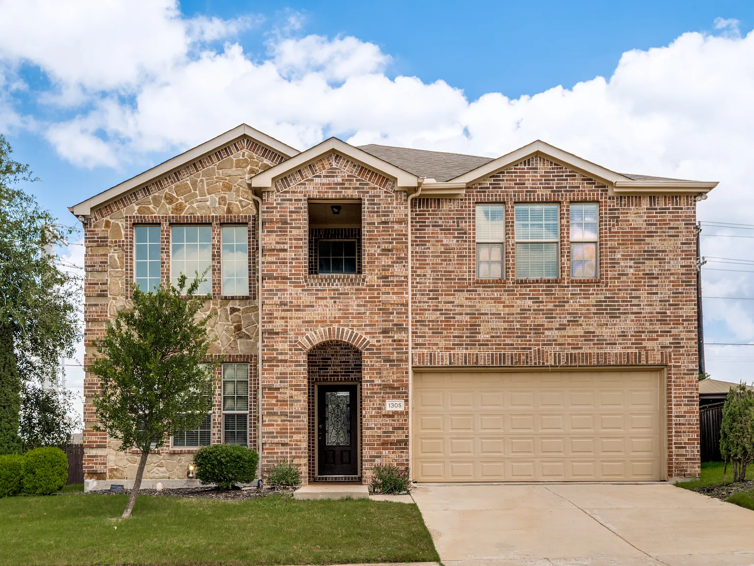 4 bed, 3040 sqft, $2,895 — Photo 1