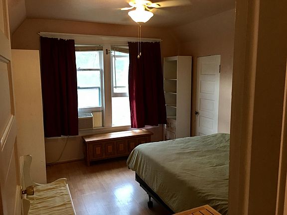 Entrance into the bedroom 