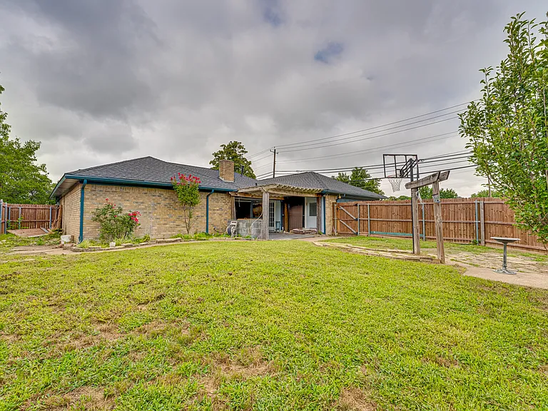 917 Meadowgate Dr — Photo 34