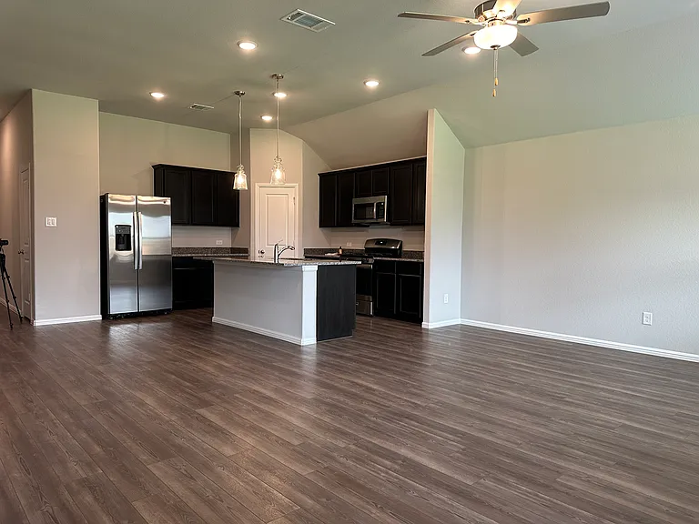 1416 Avalon Ct — Photo 36