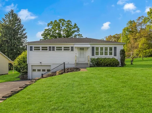 16 Webster Dr, Greenville, PA 16125