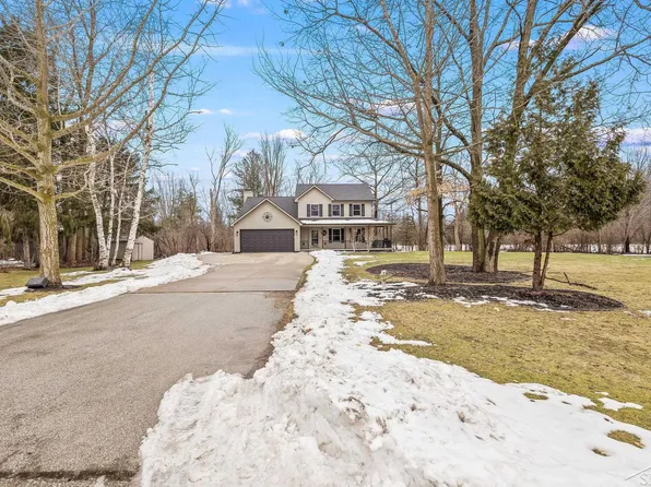 8821 Hornbeam Ln, Saginaw, MI 48603