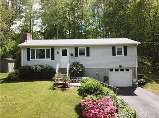 4 Old Mill Rd, Quaker Hill, CT 06375