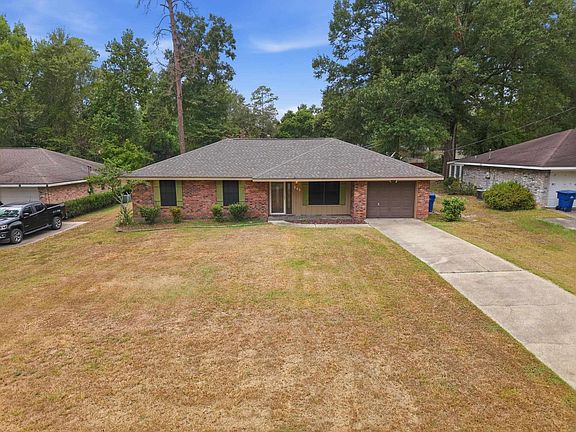 3rd image of 809 Royal Oak Ln