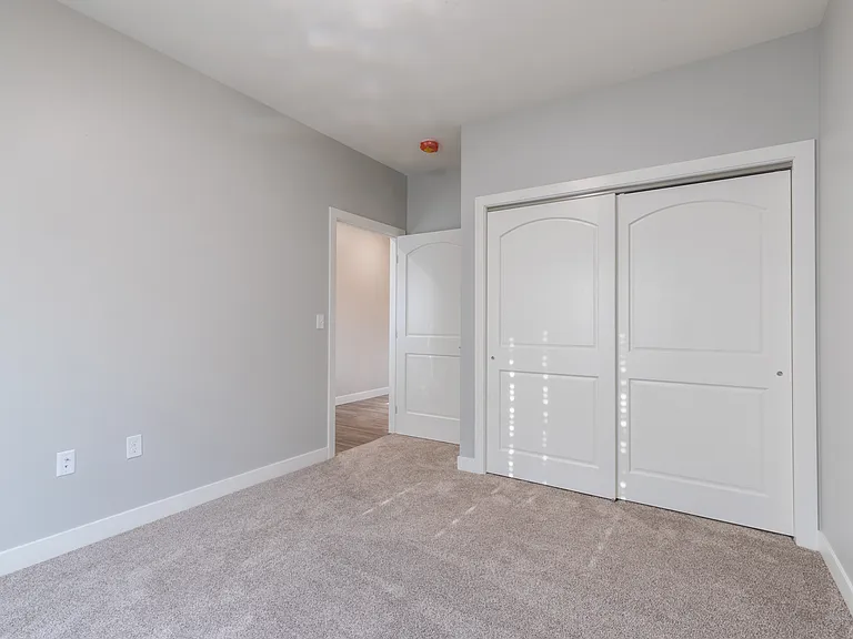 711 Lancelot Dr N #1 — Photo 23