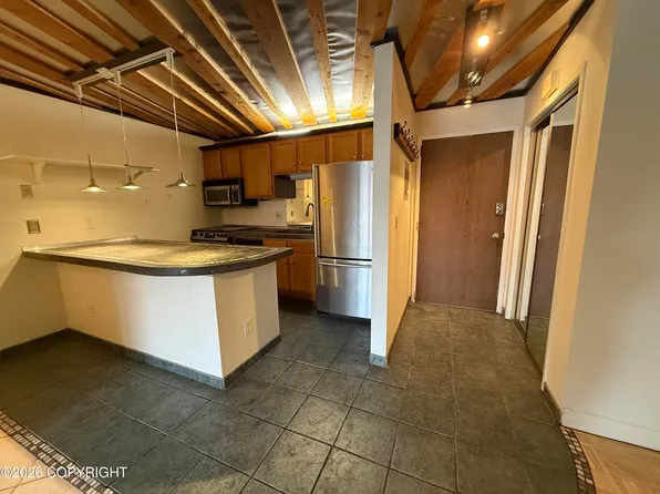 10250 Jamestown Dr #B-20, Anchorage, AK 99507
