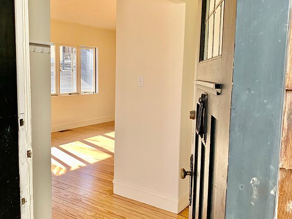 3rd image of 932 Vallejo St