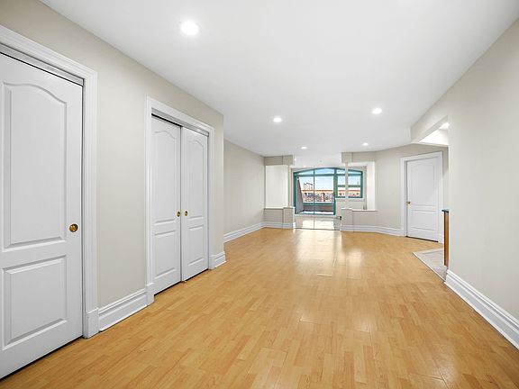 3rd image of 19-19 24th Ave #L612
