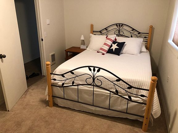 Q Bed available upon request.