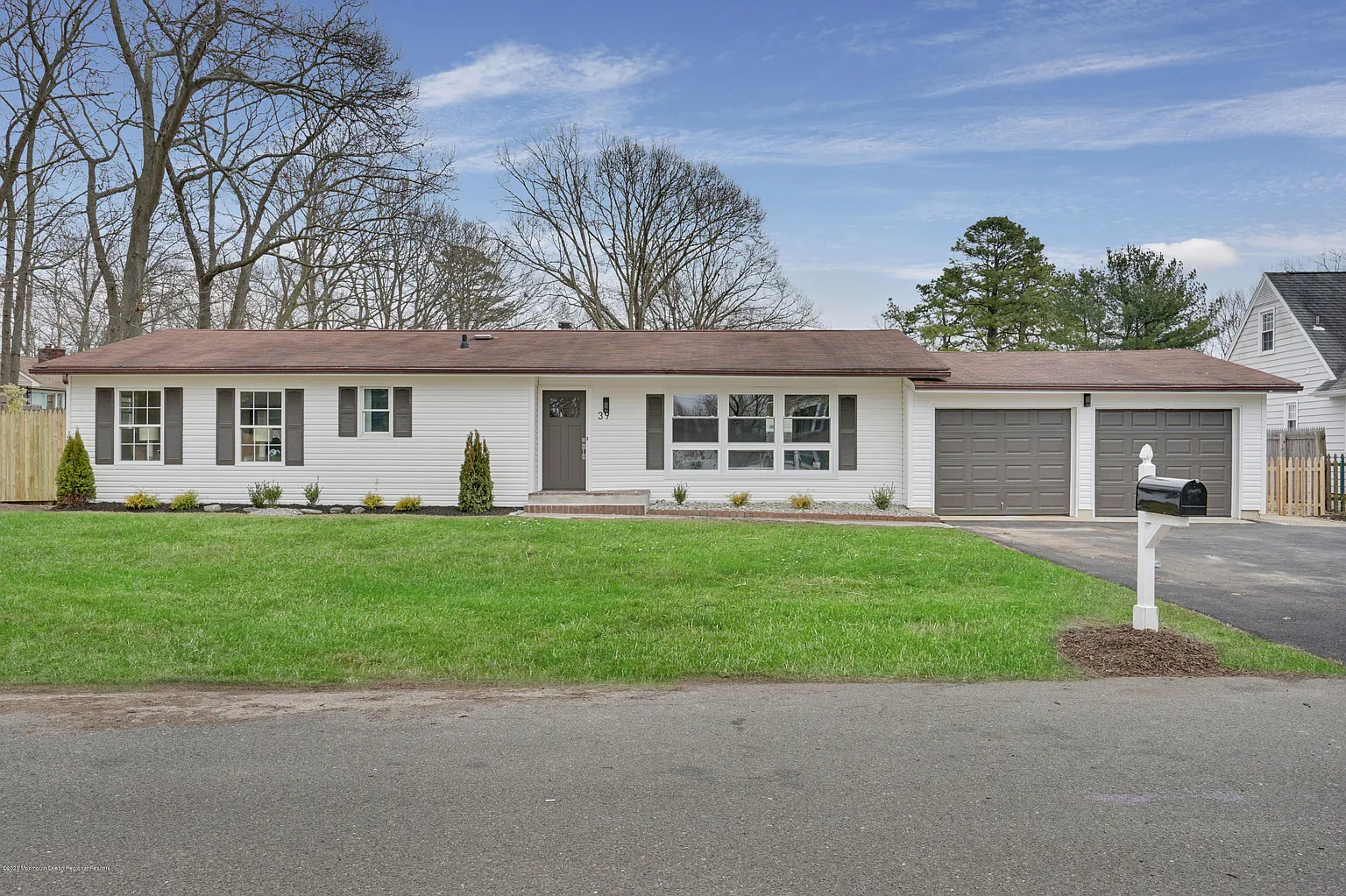 39 Laurelhurst Dr photo 1