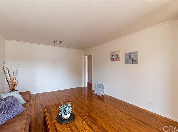 3rd image of 15005 Cranbrook Ave