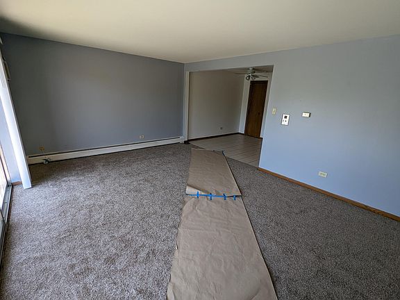 4th image of 5338 W 96th St APT 203
