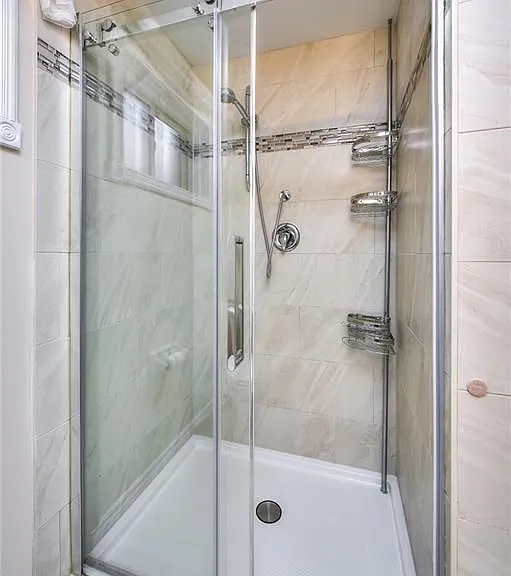 19 Oprington Dr — Photo 4