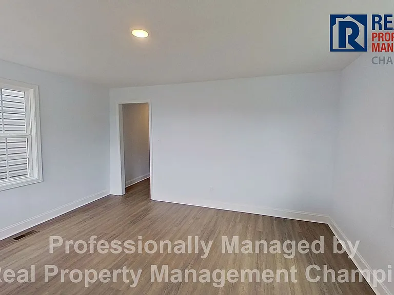 1005 Chestnut St — Photo 2