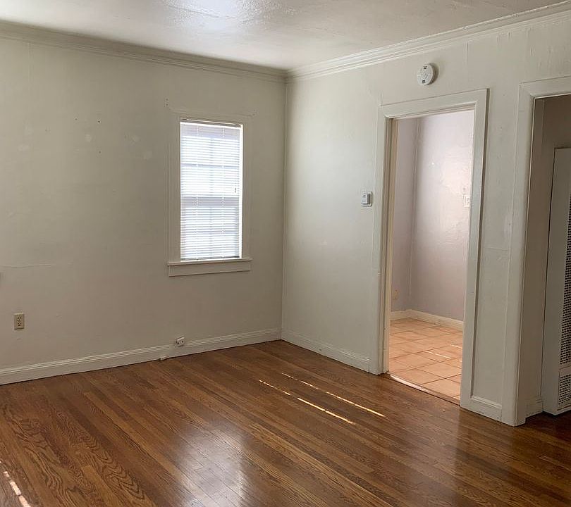 1st image of 560 S 7th St #F
