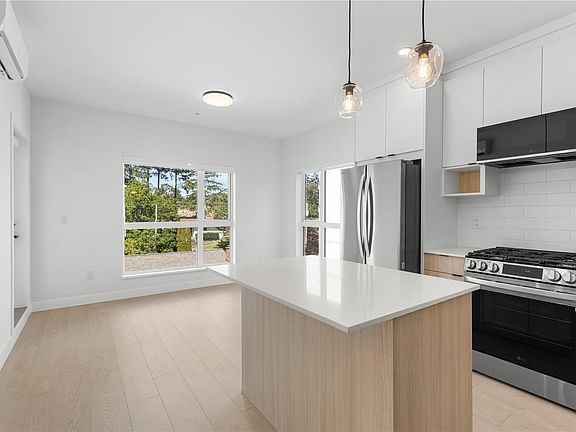 5th image of 2629 Millstream Rd #317