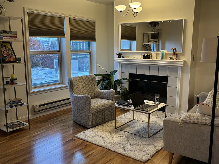 506 E Howell St #302 — Photo 1