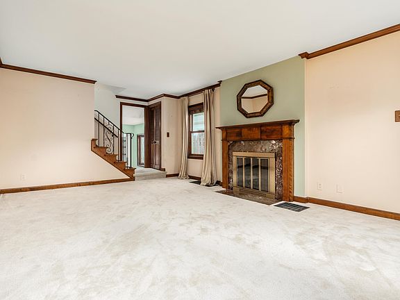 5th image of 60 W Schreyer Pl