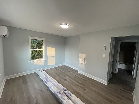 2nd image of 115 Chestnut Dr #6