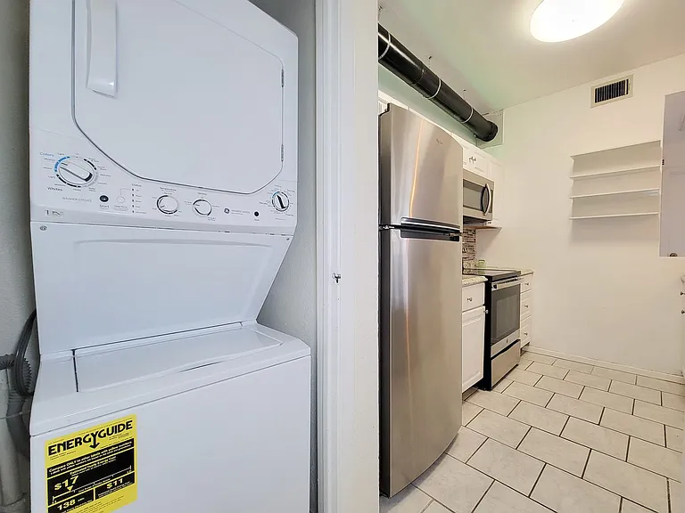 7119 N Holiday Dr — Photo 22
