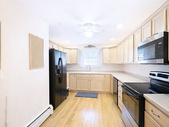 5th image of 113 New Athol Rd Unit 35