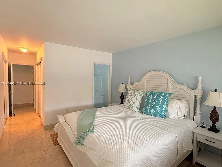 180 Isle Of Venice Dr #100 — Photo 8