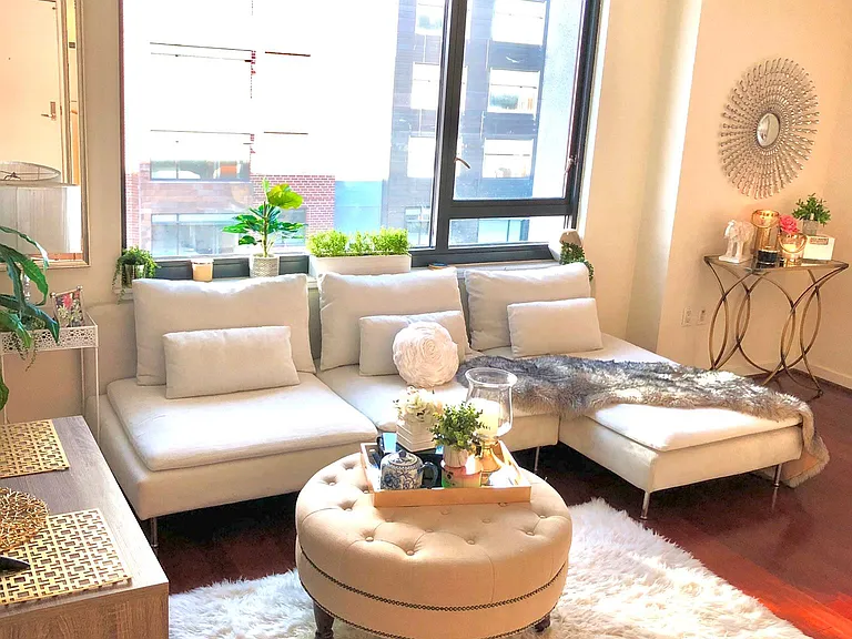 250 King St #532 — Photo 3