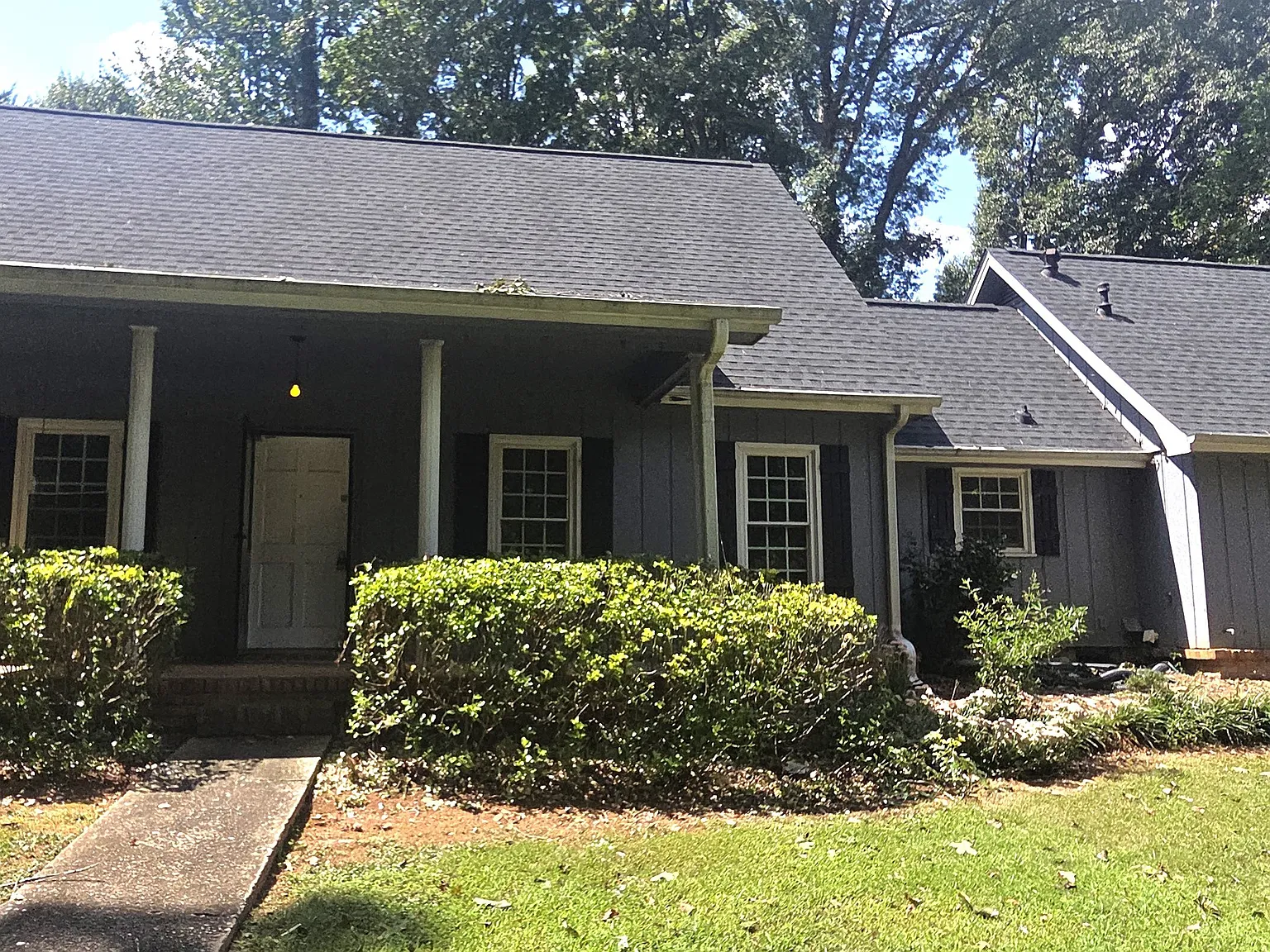 4 bed, 2.5 bath, 1950 sqft, $2,090 — Photo 1