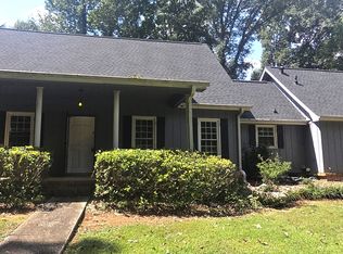 447 Fieldstone Ct SW, Lilburn, GA 30047