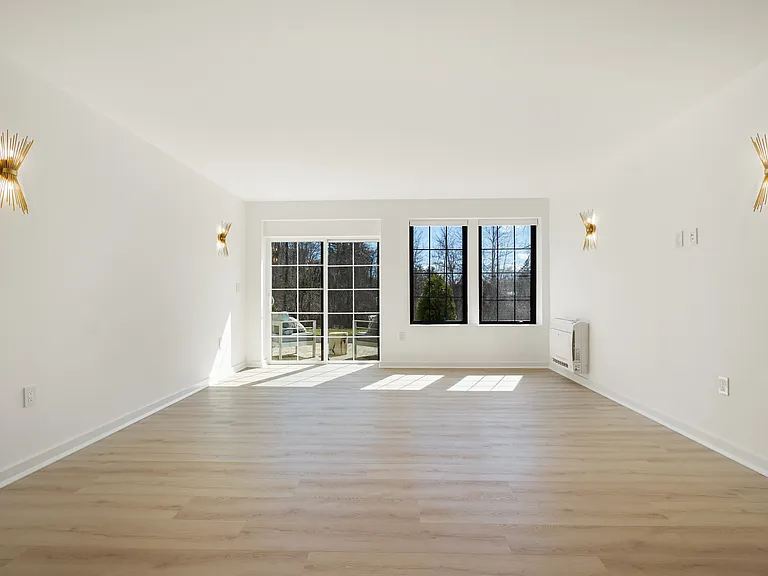 1188 King St #103 — Photo 16
