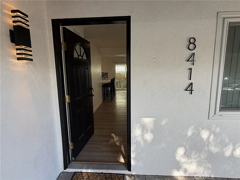 8414 Owensmouth Ave — Photo 1