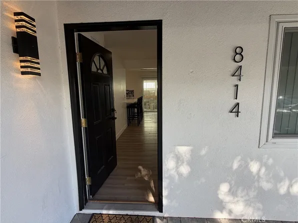 8414 Owensmouth Ave, Canoga Park, CA 91304