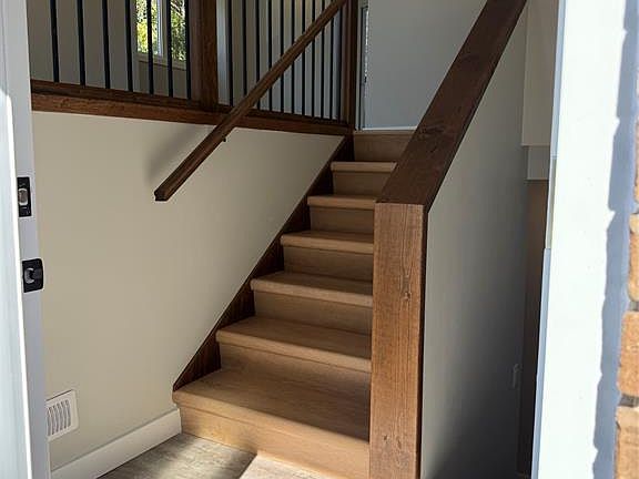 5th image of 100 Duke St