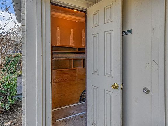 2nd image of 1807 E Lindsey St APT 1