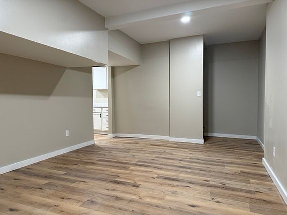 3rd image of 903 1/2 California St #1