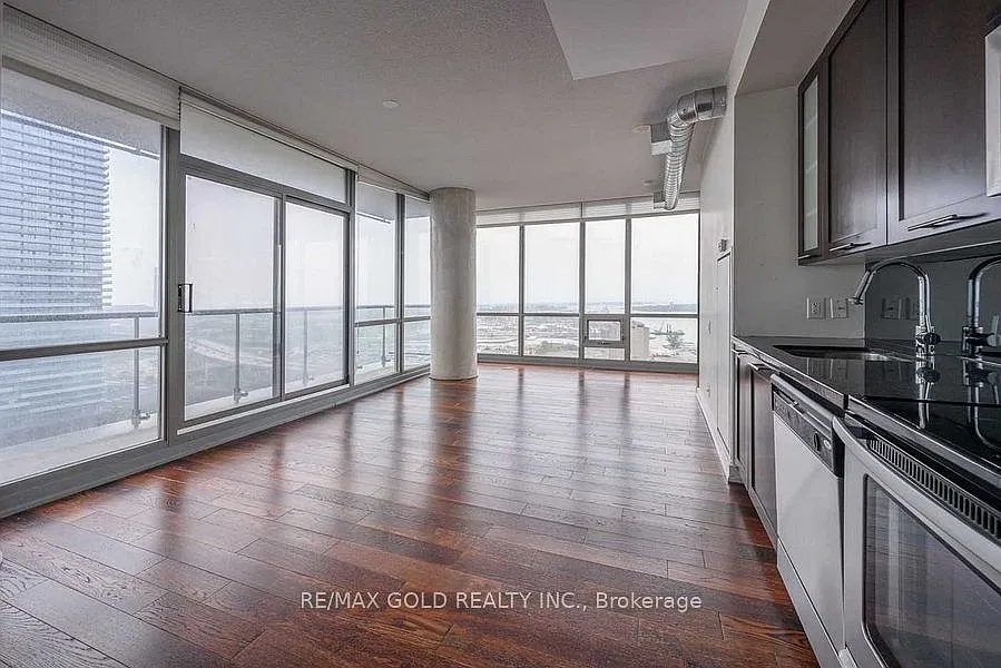 33 Mill St #1904