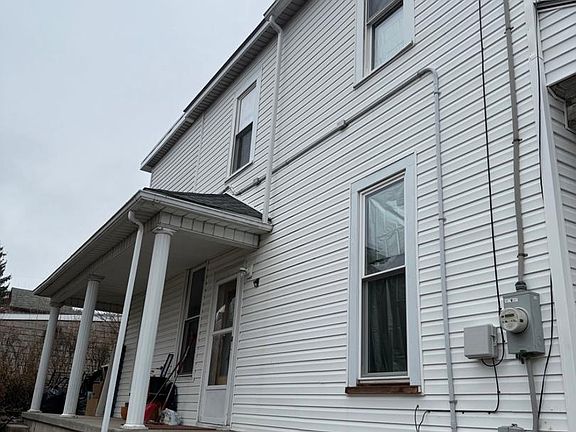 5th image of 815 E Webster St