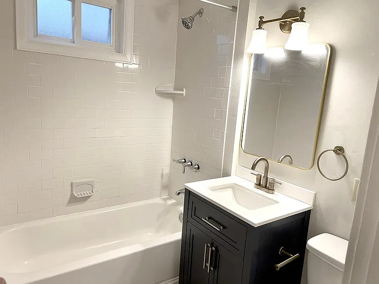303 Richmond Ave #105 — Photo 3