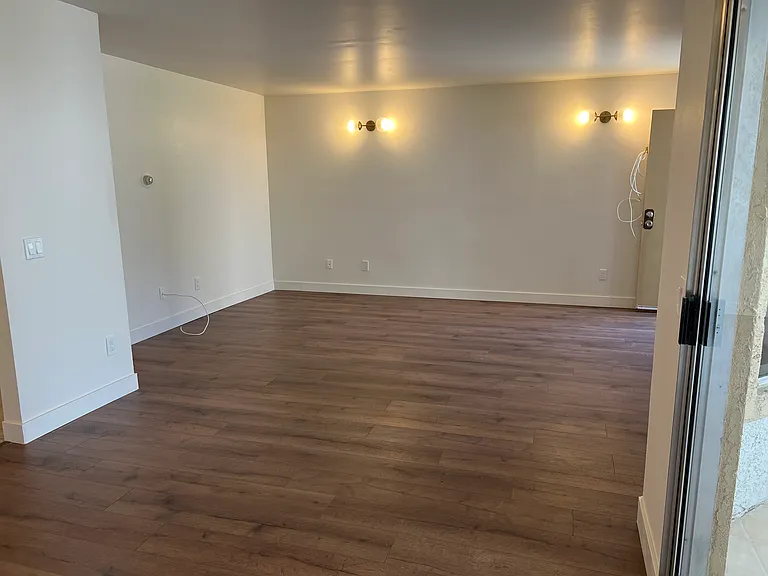 18408 Hatteras St — Photo 12