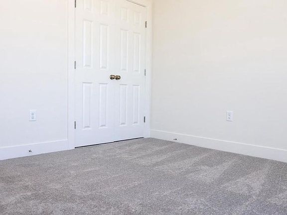 5th image of 121 Larkin Dr #121