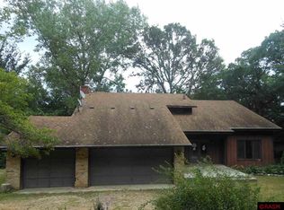 38321 Riverview Hls, Saint Peter, MN 56082