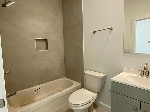 3rd image of 4329 Otter St #1