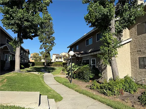 4195 Kingsley St Photo 1