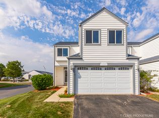 1760 Waters Edge Dr, Minooka, IL 60447