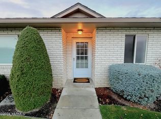 215 N 56th Ave APT 1, Yakima, WA