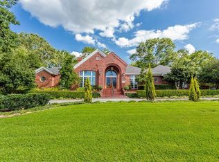 180 Lake View Cir, Montgomery, TX 77356