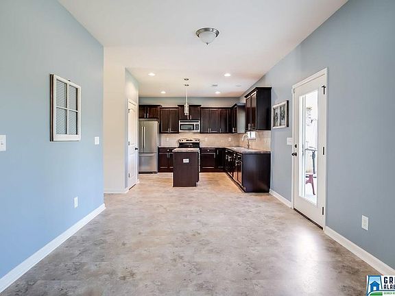 4th image of 334 Glen Cross Way